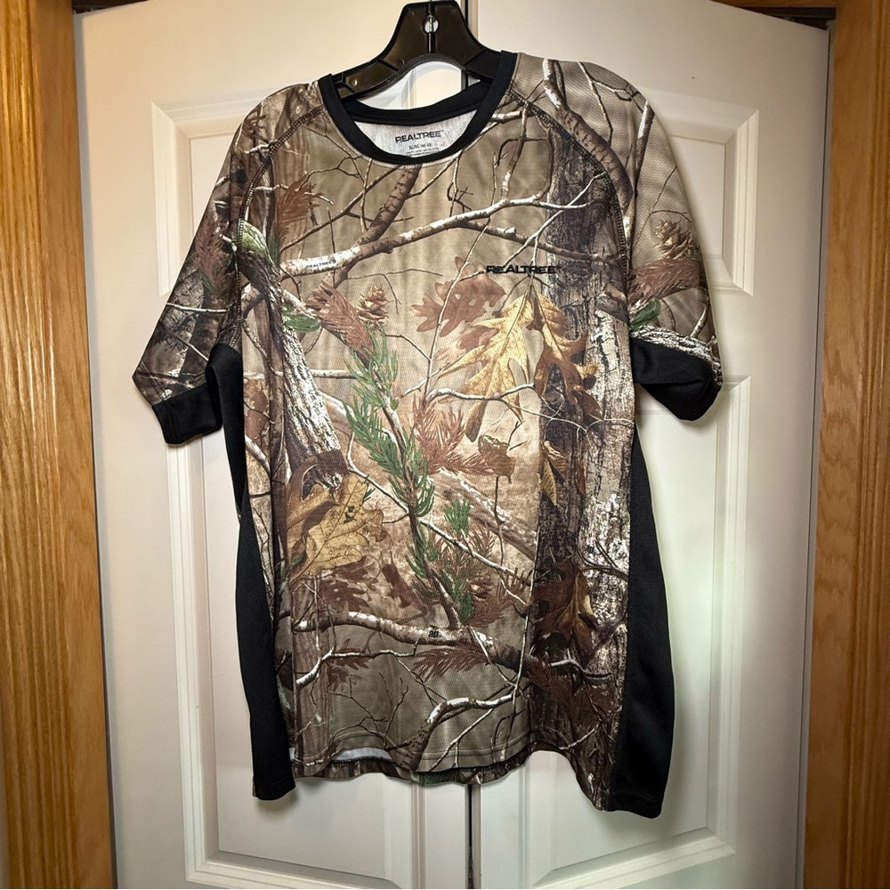 Realtree Men's Short Sleeve Camo Breathable Tee